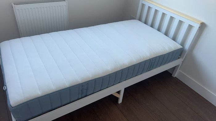 Single Bed Fram and Mattress