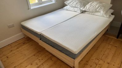 Ike Glambert Extendable bed with matteresses