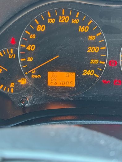 2005 Toyota Avensis
