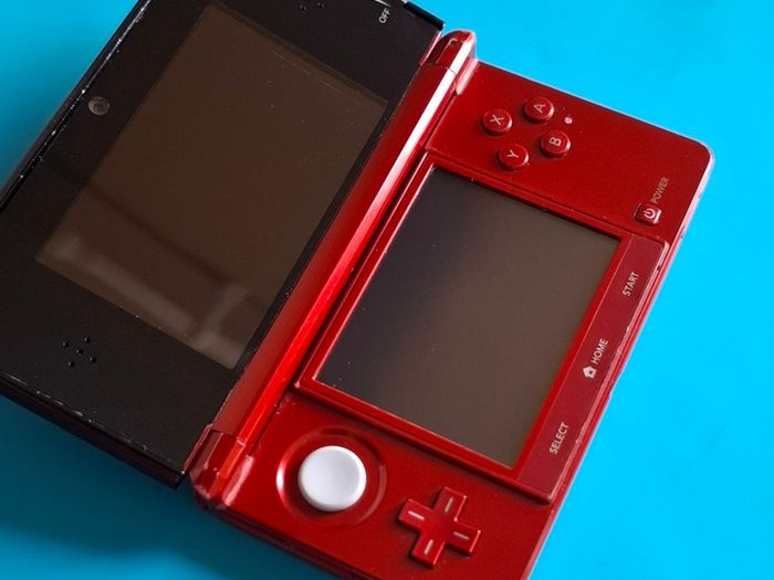 3DS Metallic Red (Modded)