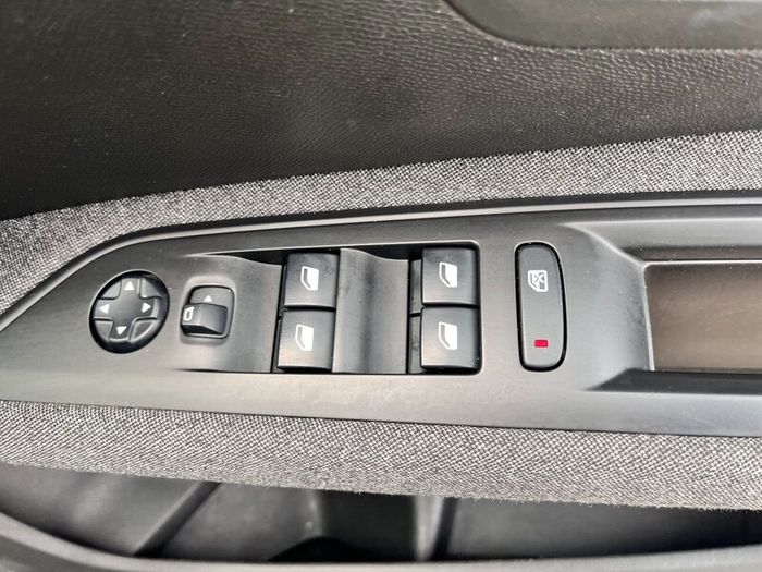 201 Peugeot 5008 1.5 Blue HDi - 7 Seater