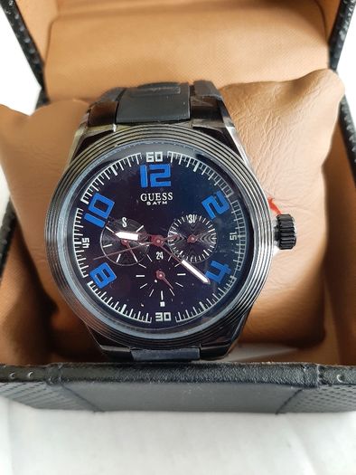 New Guess steel watch in Box