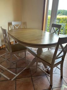Oak table and 4 chairs.