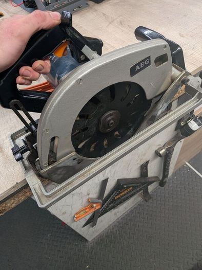 AEG 9in circular saw