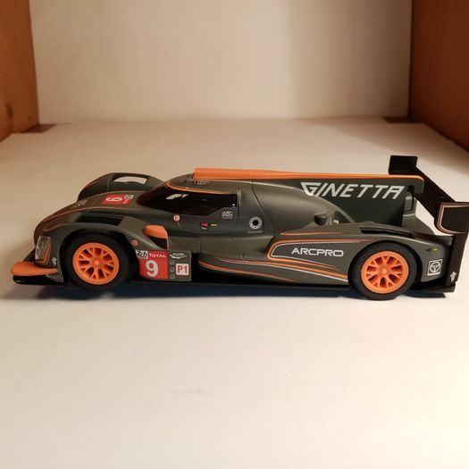 Scalextric Ginetta G60-LT-P1 #9 Slot Car (Le Mans 24hr endurance touring)