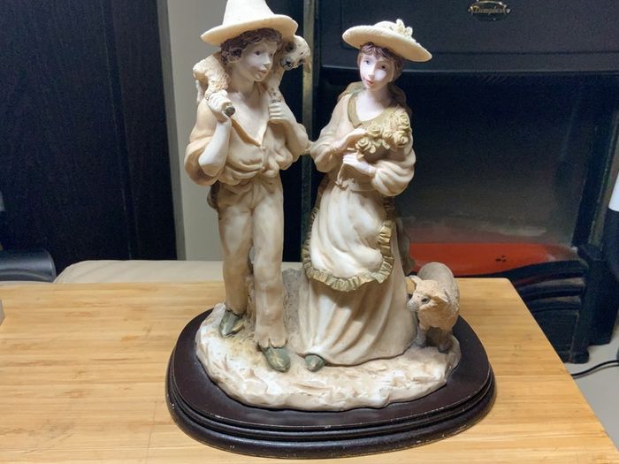 Figurines