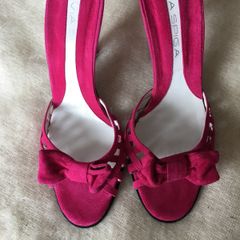 SANDALS - Via Spiga Sandals. Size 5.