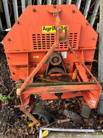 leaf blower