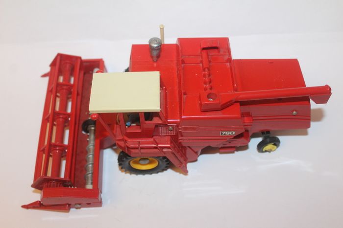 Britains - Farm - Massey Ferguson Combine Harvester 760