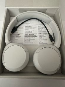 Sony Headphones WH-CH520 - BNIB