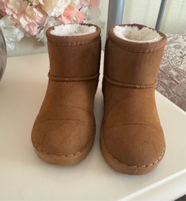 Girls boots