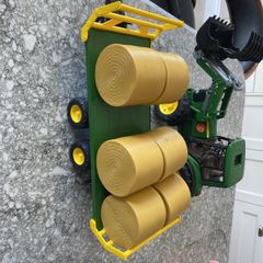 Bruder trailer & 6bales