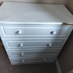 Chest of drawers