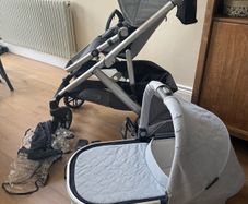 Uppababy vista pushchair / stroller / bag colour William