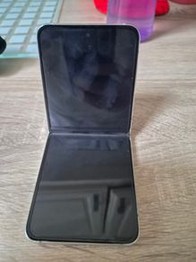 Samsung Z flip 5 256gb Mint Dual Sim