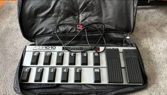 Behringer FCB1010