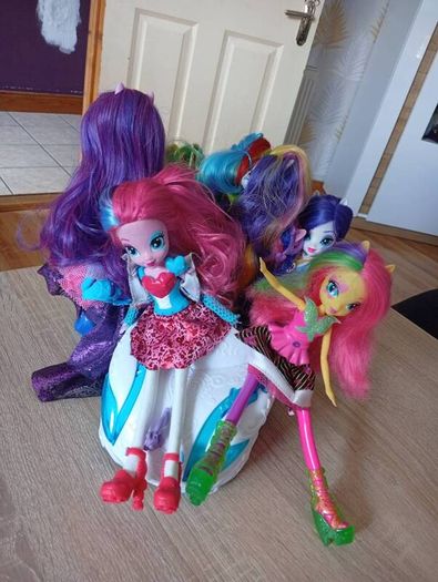 My Little Pony Equestria Girls Toy Bundle with DJ Pon3 Convertible