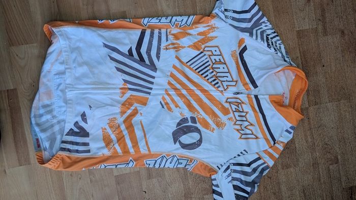 Pearl Izumi Jerseys x4 and Softshell Jacket