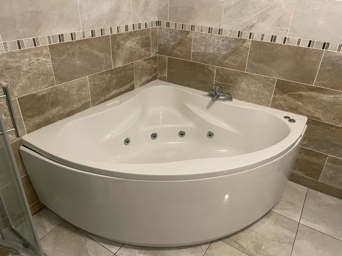 jacuzzi bath