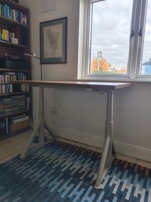 Standing desk