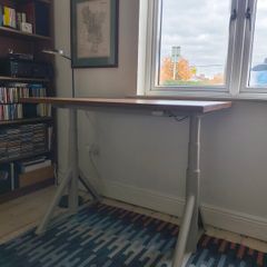 Standing desk