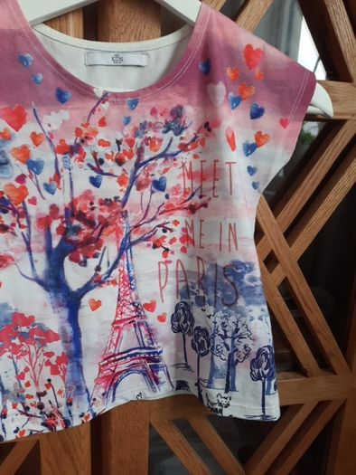Tshirt girls M&s size 5-6 years