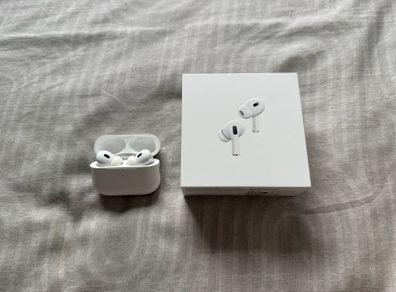 AirPods Pro 2 MagSafe Charging Case (USB-C)