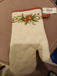 Christmas oven glove