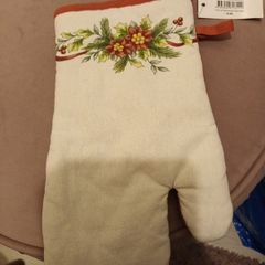 Christmas oven glove
