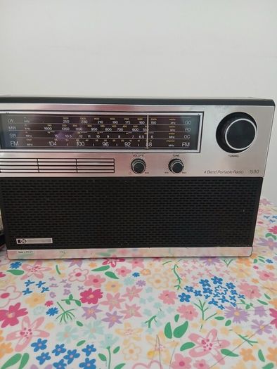 PYE 4 band radio
