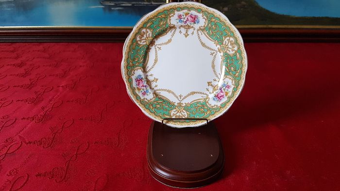 For Collectors Antique Queen Anne Regency Green Fine Bone China Gold Gilt Cabinet Tea Set Trio Made In England