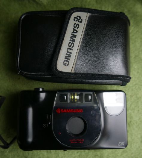 Samsung AF200 DX 35MM Film Camera Compact Point & Shoot Vintage Black 1990s - Tested