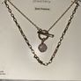 gold tone chain Image 3