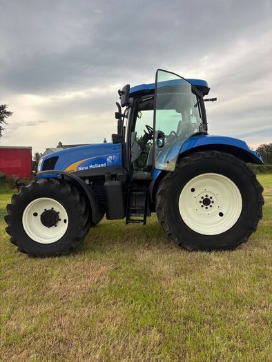 New Holland T6070 tractor