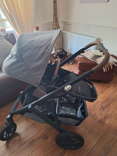 Uppababy Vista V2 Travel System Greyson