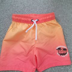 NEW.Kids swim shorts. Age 4/5