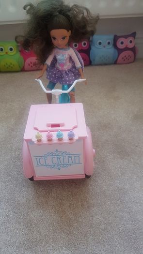 Moxie Girlz Ice Cream Bike & Sophina Doll