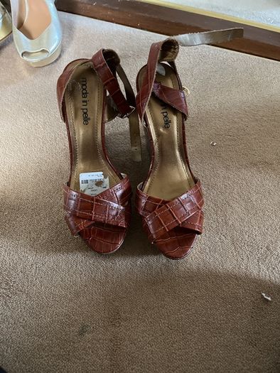 Mode in pelle Sandles