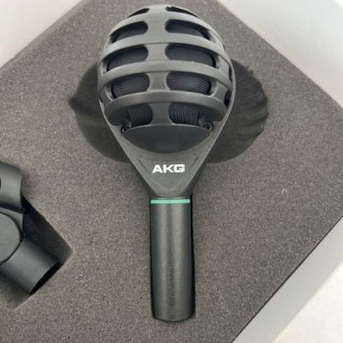 Akg D112