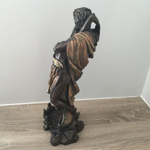 Genesis Fine Arts Statue - 'A Passionate Kiss'