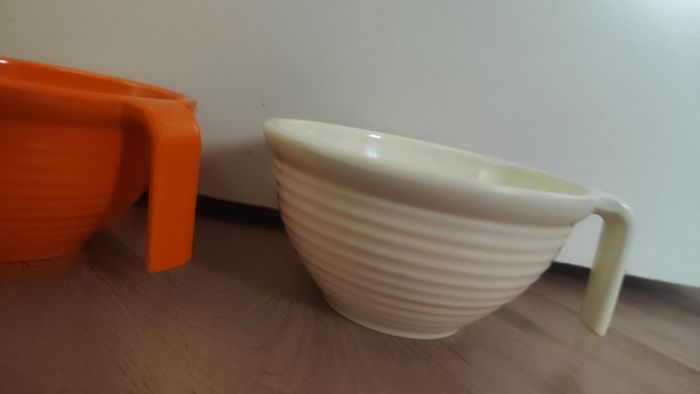 Retro 1970s style Beehive Bowls Kitchenalia
