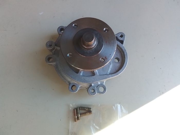 Toyota Hi Ace Dsl Water Pump.
