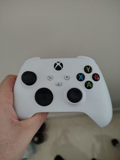 Xbox series x white 1tb 3 controllers and a xim matrix