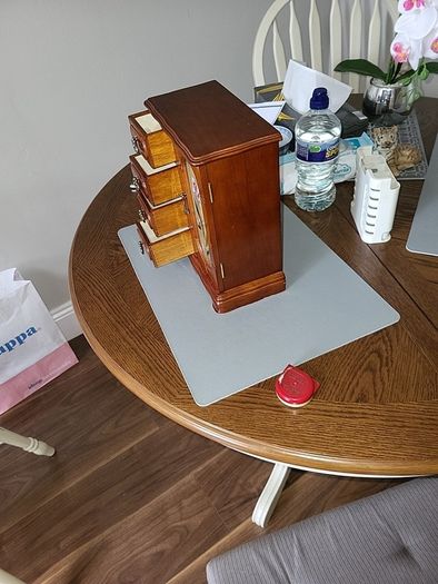 Jewellery cabinet