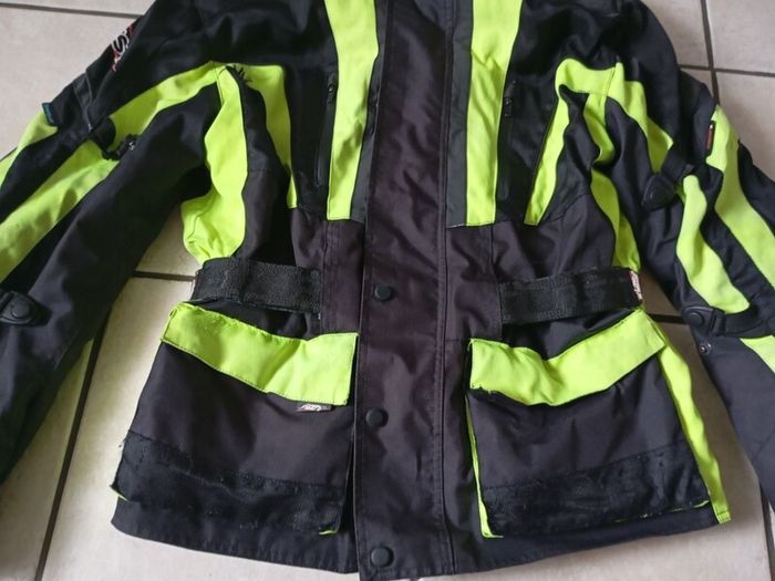 Motorcycle jacket
