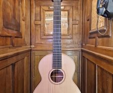 Lowden WL-34
