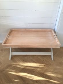 Shabby chic coffee table with Neptune isoguard