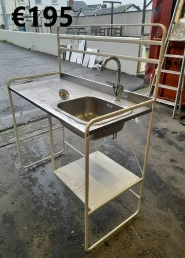 Commercial kitchen sinks