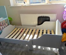 Toddler bed