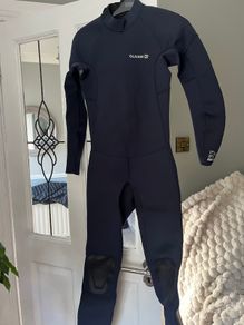 Wet suit